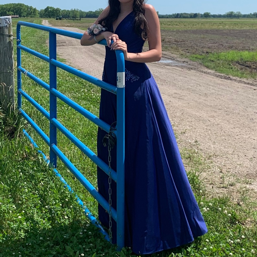 Size 5 Prom dress - Picture 2 of 2